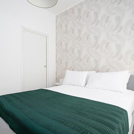 Classbnb-Elegant Apartment Near The City Center Milan Bagian luar foto